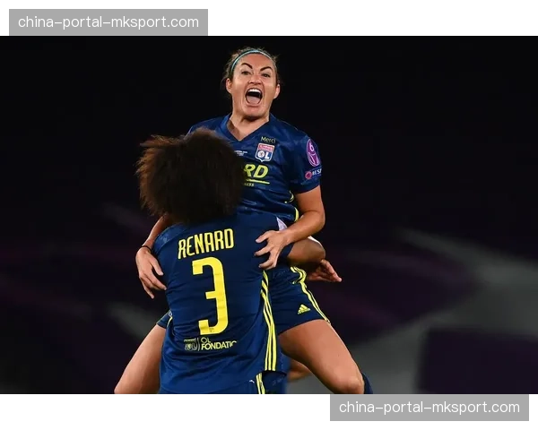 里昂女足比赛与男足同期举行，共享运营团队与直播技术资源